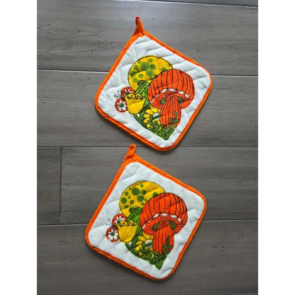 Vintage 70s Mushroom Pot Holders Set of 2 Orange Yellow Retro Kitchen Hot Pads